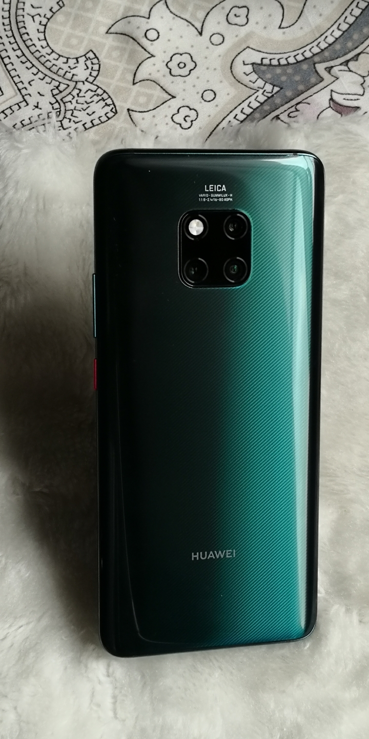緑嗎？用了一晚，相隔16天再度入手mate20pro 8+256翡冷翠