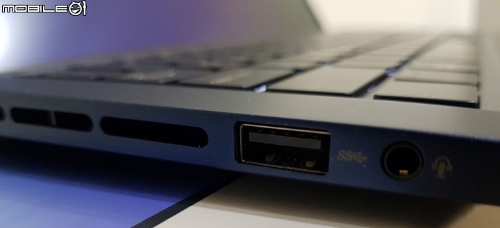 最小的15吋筆電&四面窄邊框 ZenBook 15 UX533 皇家藍