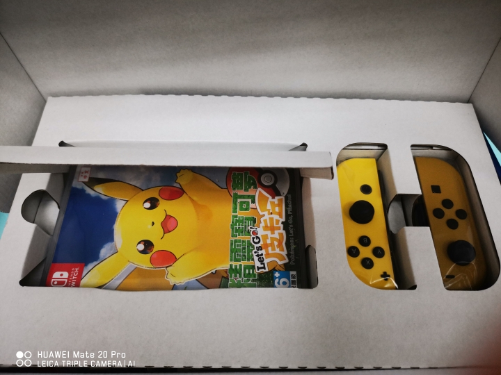 《精靈寶可夢 Let's Go！》Switch同捆組 ……簡單開箱