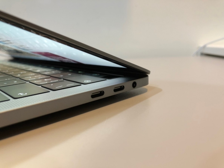 2018 MacBook Pro 13" w/ Touch Bar 開箱