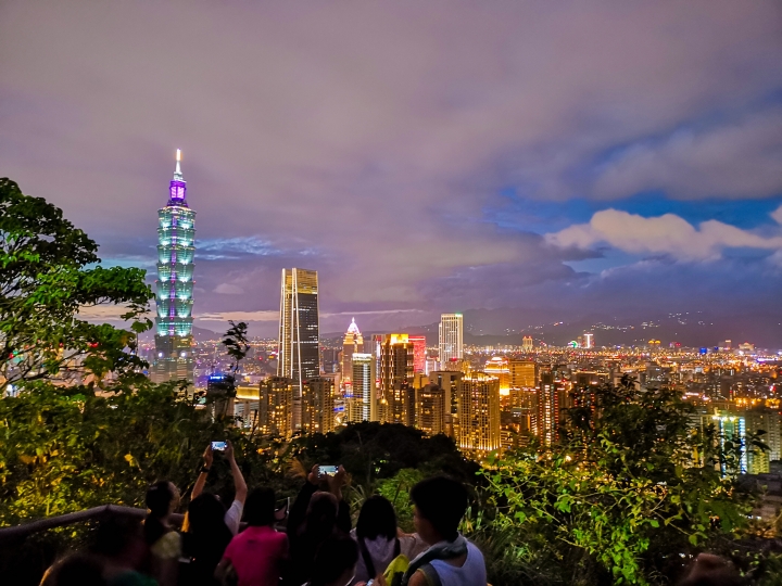 帶Mate 20 pro輕旅行去，台東->台北(大量夜景實拍)