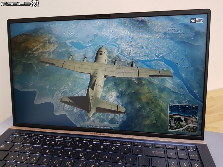 最小的15吋筆電&四面窄邊框 ZenBook 15 UX533 皇家藍