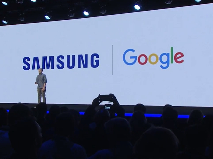 Google Android UX設計主管隨即上台,宣布已經與三星合作,Android P將會支援折疊螢幕,且Google也會推出適合的API供開發者使用 Google Android UX設計主管隨即上台,宣布已經與三星合作,Android P將會支援折疊螢幕,且Google也會推出適合的API供開發者使用