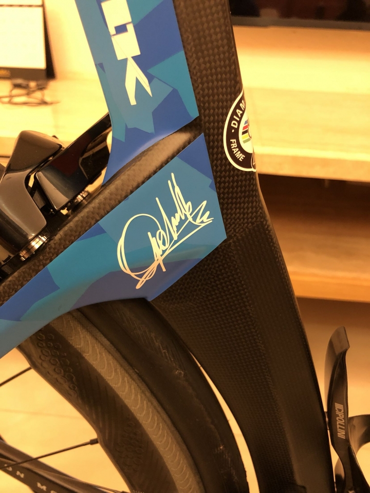 藍迷彩的Cipollini NK1K