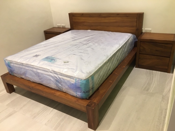 搬新家~家具分享<矮板凳、大茶几、床組>