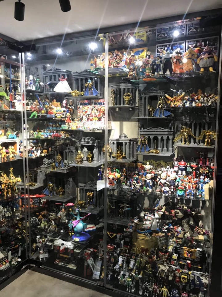 滿屋子的hottoys