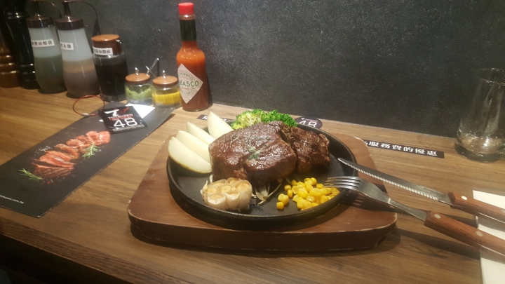 [試吃]ToTsuZen Steak 現切現煎以克計價濕式熟成牛排 投票日的嘗鮮初體驗