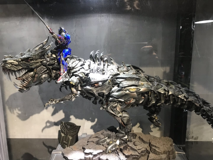 滿屋子的hottoys