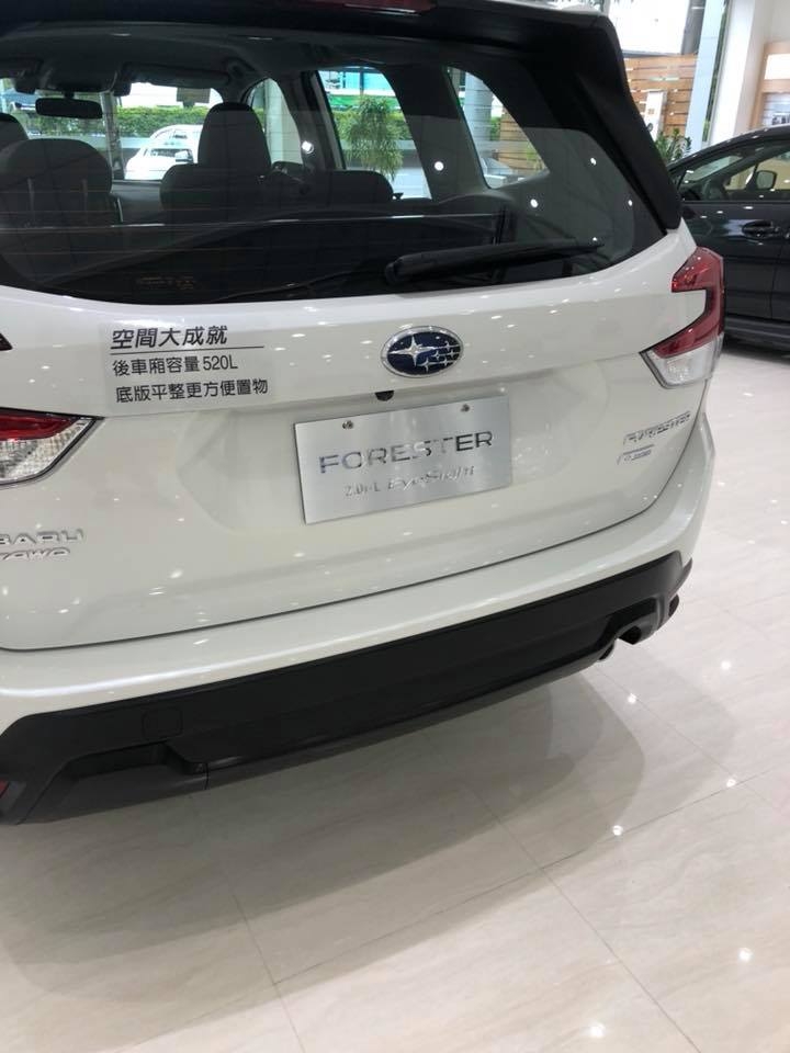 本魯歷經11種廠牌14種款式的賞車及買車之旅