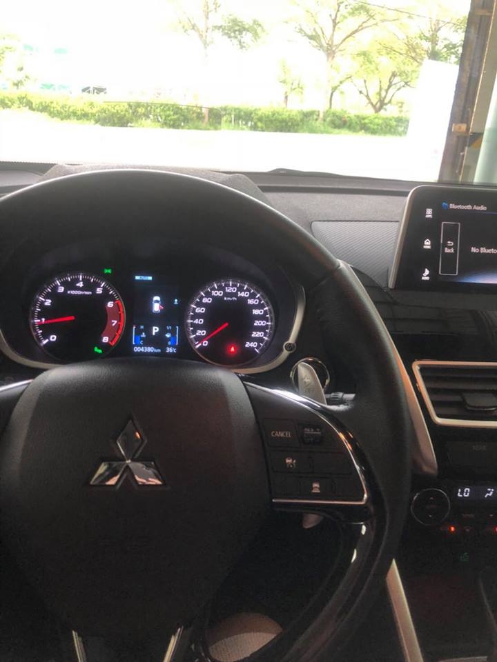 本魯歷經11種廠牌14種款式的賞車及買車之旅