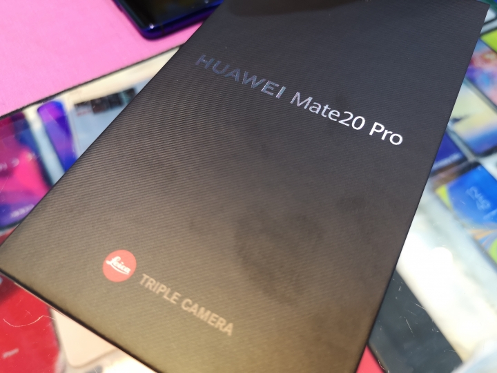 HUAWEI Mate 20 Pro不專業開箱與綠光測試結果（內附夜景比較圖）