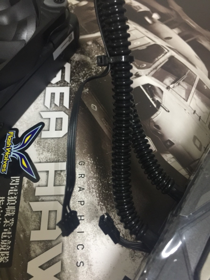 MSI 海鷹 2080Ti 不爽他不發光的風扇 換了它