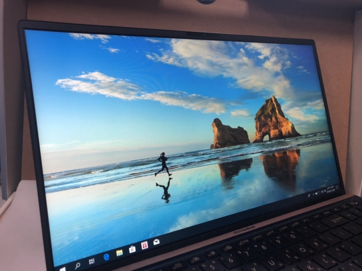 資訊月新機入手 Zenbook UX533FD 皇家藍 快速開箱