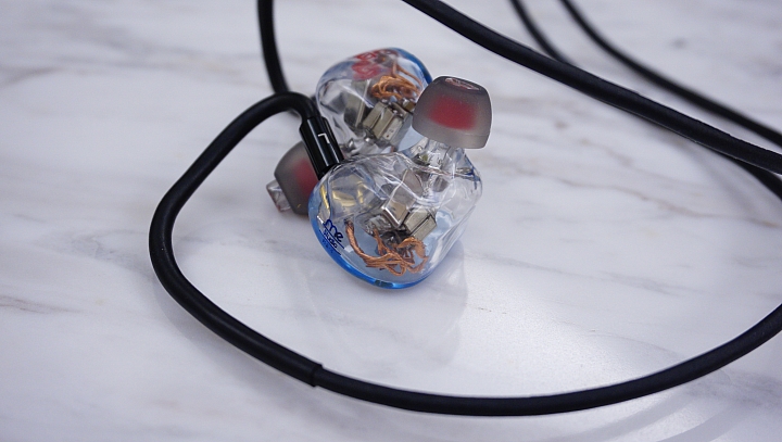 [心得] morear 客製化耳機 試聽與簡易製作流程介紹