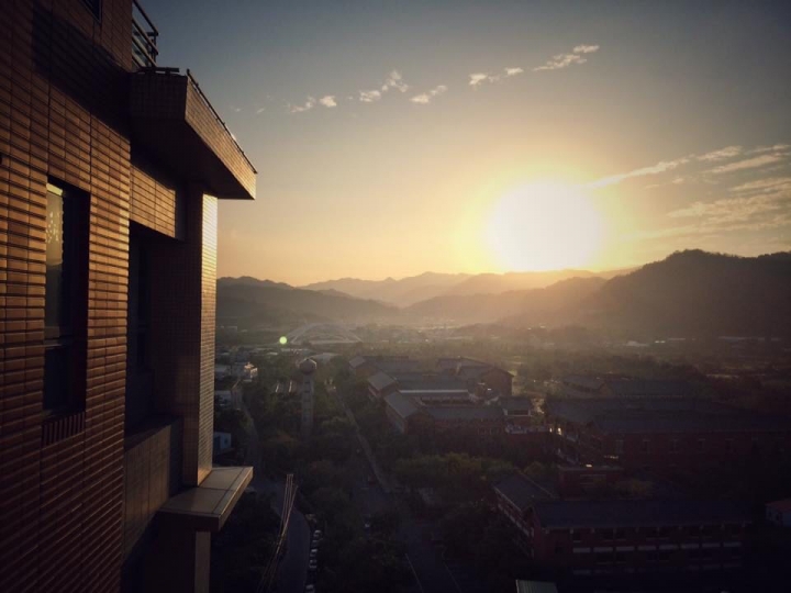 *開箱*入住一年仍令人每天怦然心動的圖書館之家