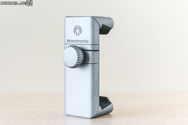 Manfrotto TwistGrip Clamp 鋁合金手機夾開箱分享‧質感上乘 內建冷靴座！