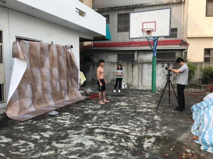 平凡上班族用簡陋道具，拍廣告！？--累到崩潰【有圖有片有花絮】