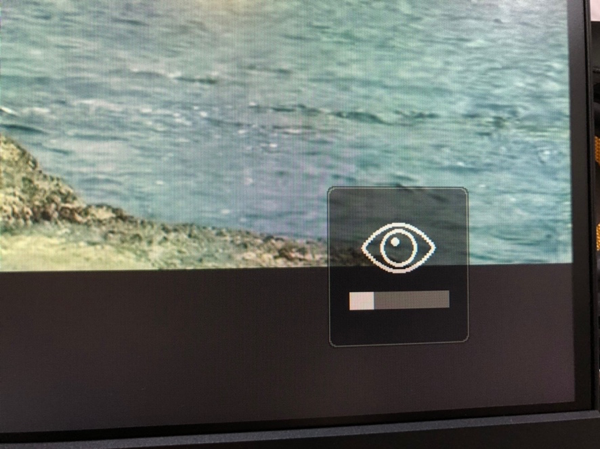 女友就是愛大的…BenQ GW2780開箱 Feat. BenQ智能掛燈