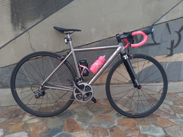 (輪組開箱)DT SWISS PR1400 DICUT OXIC