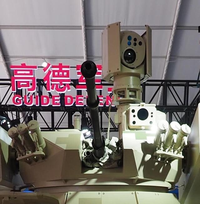 新巷戰之王，7種武器集一身 大家一起來幫忙想還差什麼武器沒裝上