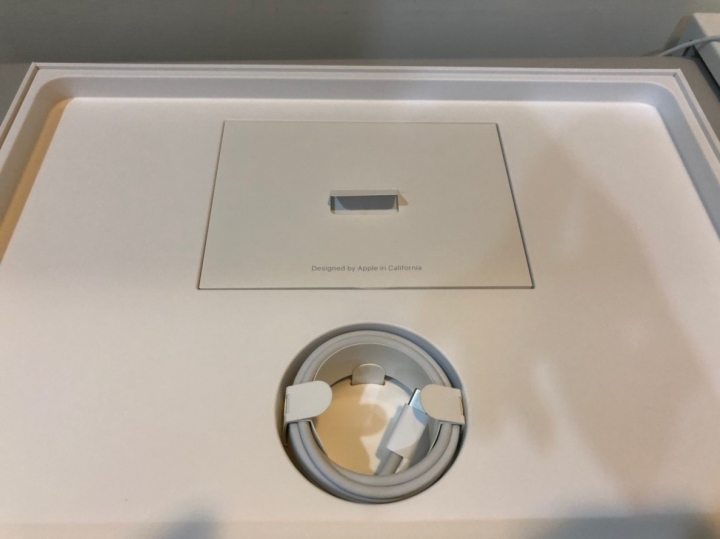 2018 MacBook Pro 13" w/ Touch Bar 開箱