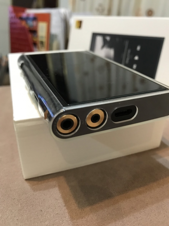 Fiio M9 Hi-Fi 無損音質高解析音樂播放器，支援2.5mm平衡輸出及藍牙傳輸