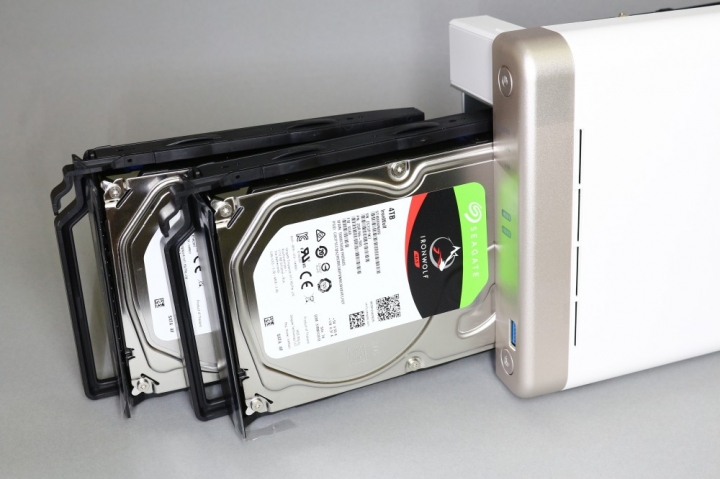 實測平價級NAS《QNAP TS-251B》透過PCIe無限延展機能