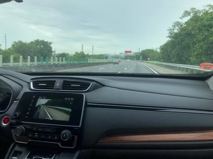 本魯歷經11種廠牌14種款式的賞車及買車之旅