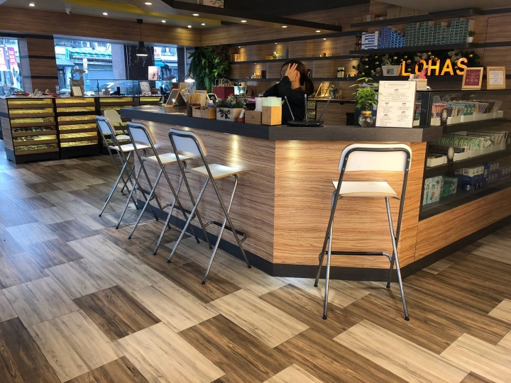 LOHAS樂活眼鏡明誠店 - 眼鏡維修新發現。靠近左營瑞豐夜市的質感眼鏡行。同場加碼會員福利>>眼鏡免費深層保養