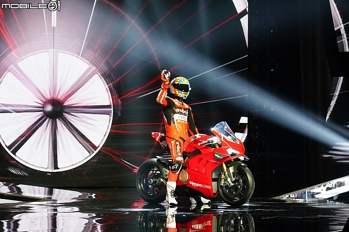 【EICMA2018】DUCATI Panigale V4 R正式降臨！Monster 821 Stealth、Hypermotard 950SP 同步登場！