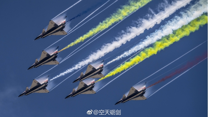 八一飛行表演隊這次飛得不錯