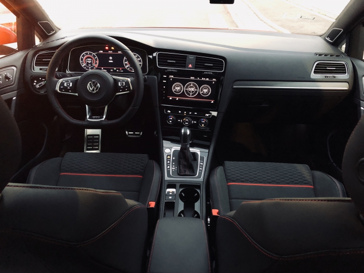 (開箱文) Golf GTI Performance - 暴風紅 (圖多)