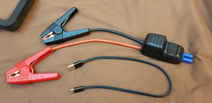 台灣首發  ROAV Jump Starter Pro 救車行動電源 anker副牌
