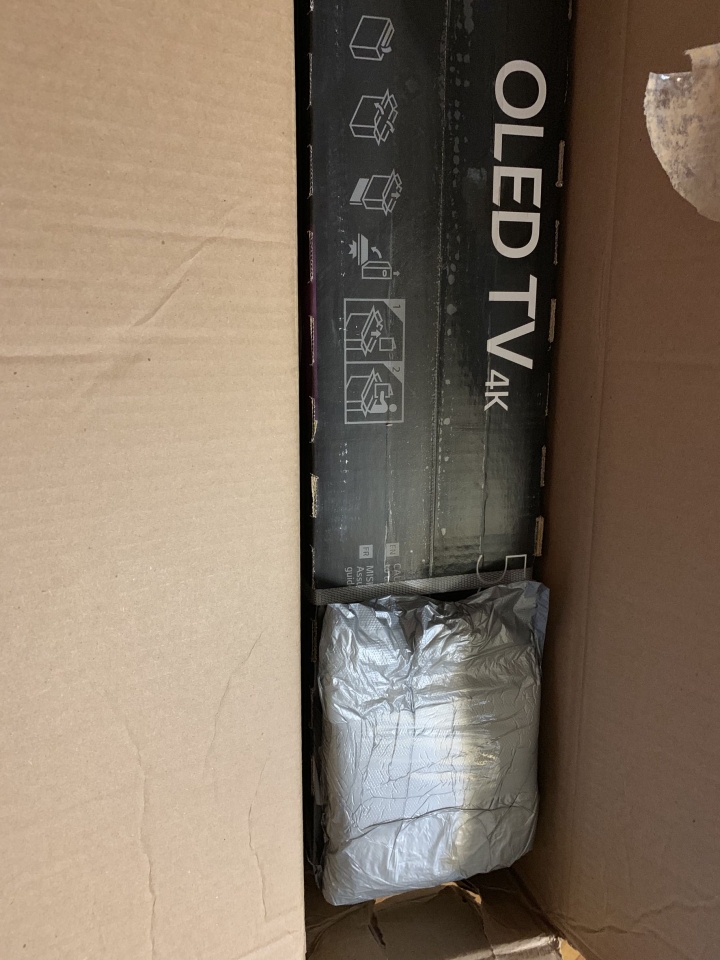 簡單開箱人生第一台oled, 55吋 lg e8