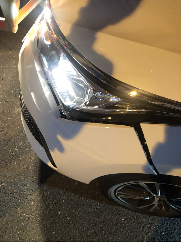 Altis 11.5 車頭小爛 要修多少？謝謝