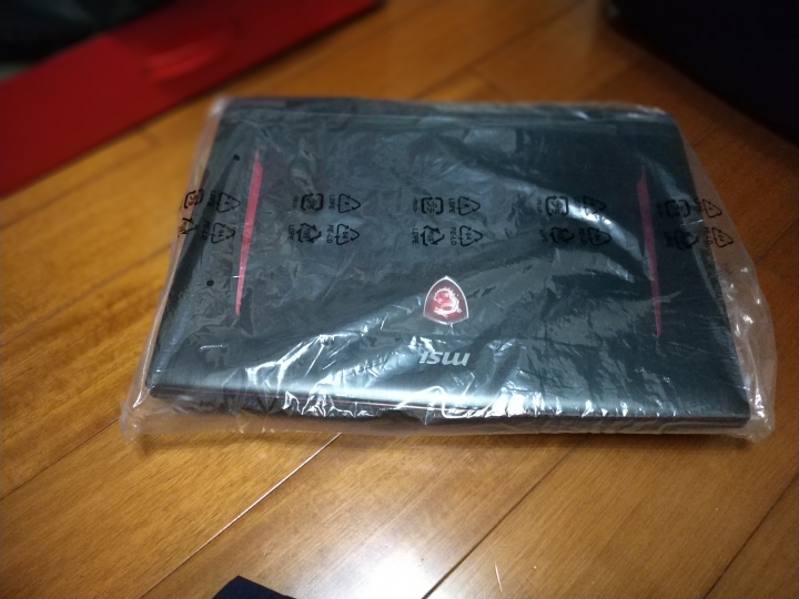 想買GT75VR 7RE-207TW(補照片)
