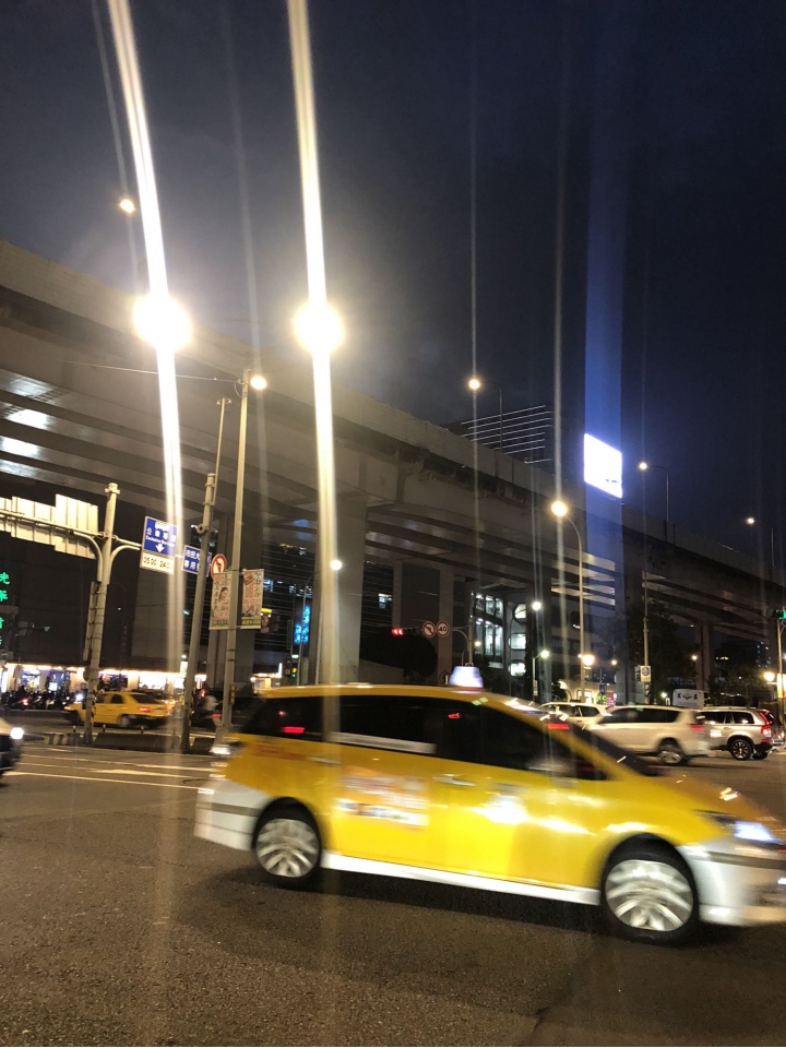 iphone8plus夜間拍照怪怪的