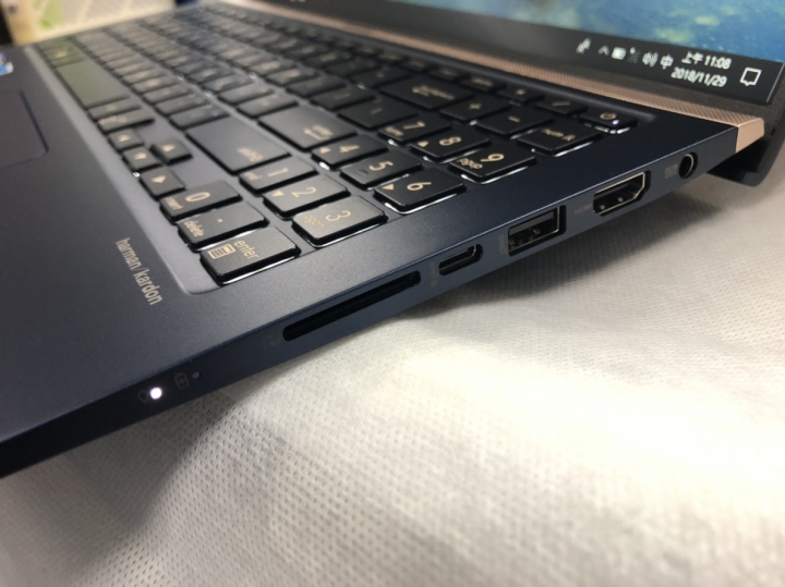 資訊月新機入手 Zenbook UX533FD 皇家藍 快速開箱