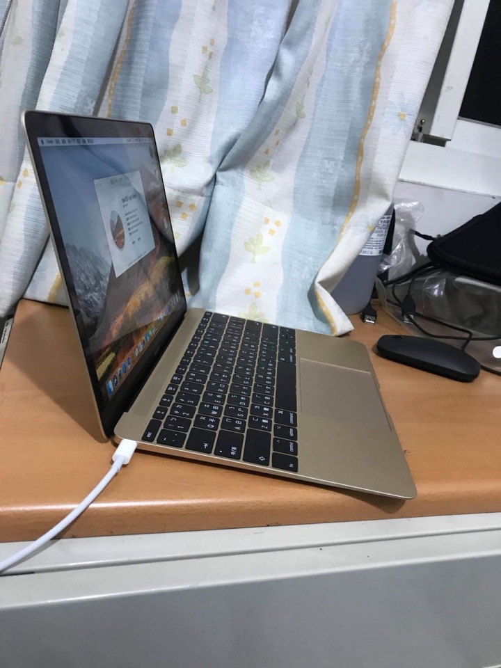 MacBook