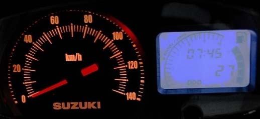 為何CUE100的儀表燈光會設計成這鳥樣？