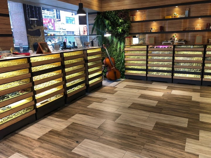 LOHAS樂活眼鏡明誠店 - 眼鏡維修新發現。靠近左營瑞豐夜市的質感眼鏡行。同場加碼會員福利>>眼鏡免費深層保養