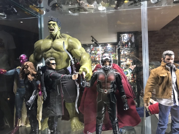 滿屋子的hottoys