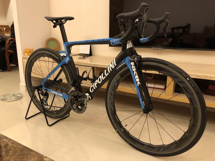 藍迷彩的Cipollini NK1K