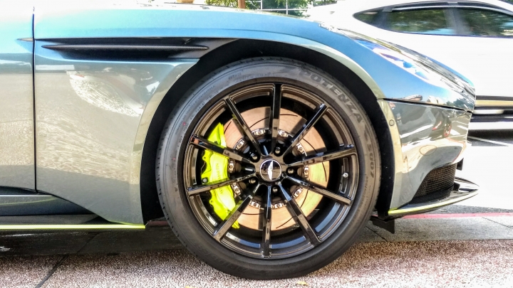 DB11 AMR Signature Edition