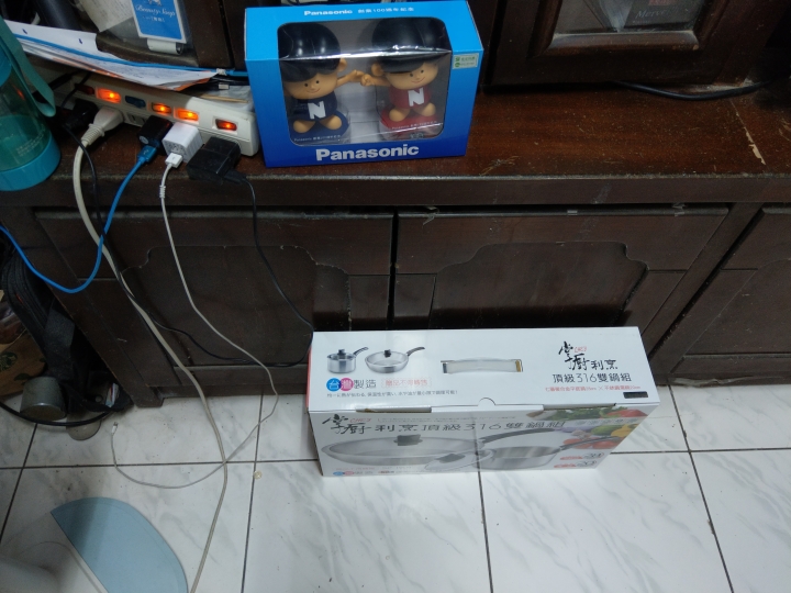 [開箱]Panasonic TH-49FX800W液晶電視