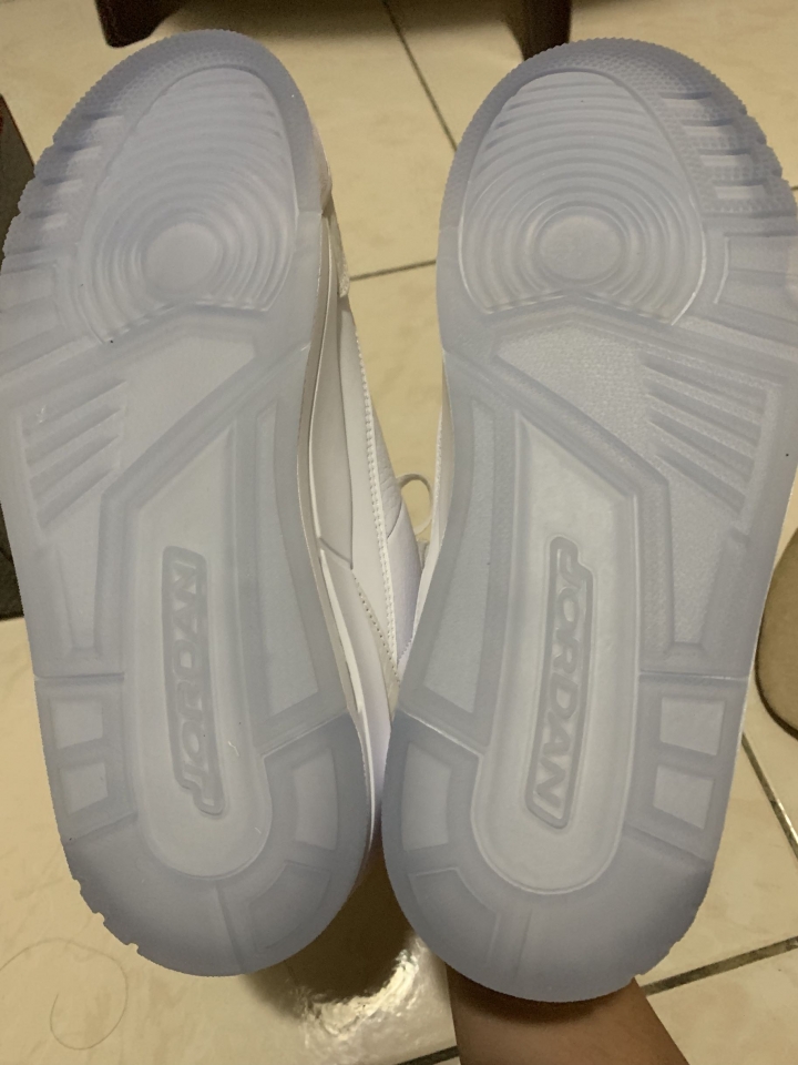 能否幫忙驗鞋，jordan 3冰底全白