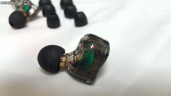 [評測] KZ ZSN 美型圈鐵入耳耳機, 覺得應該把原廠附的耳機都換了