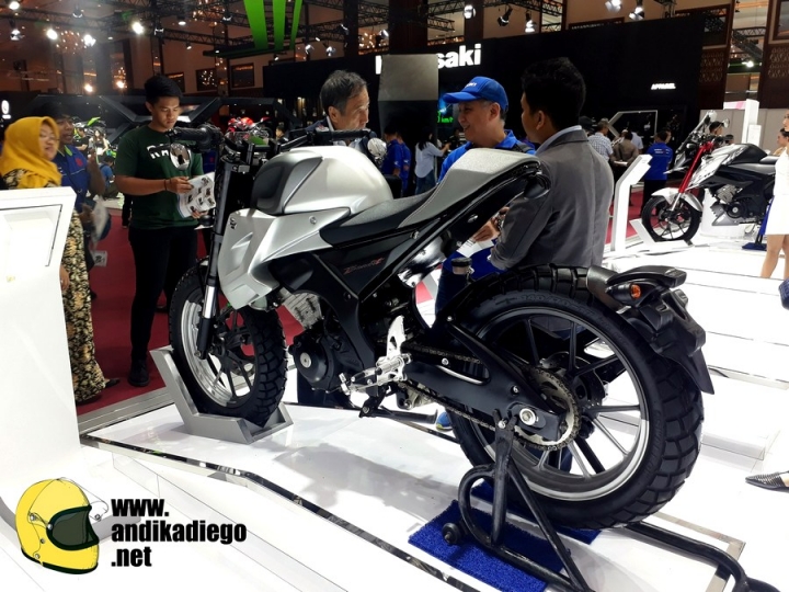 Suzuki bandit 150 SCRAMBLER STYLE