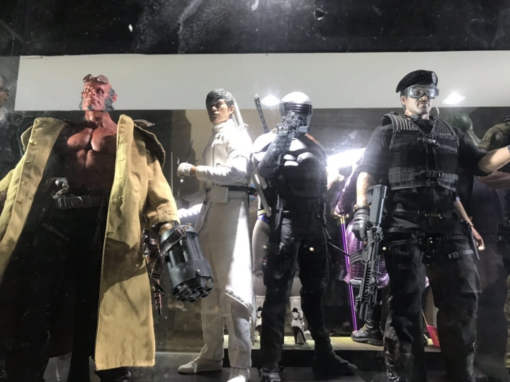 滿屋子的hottoys