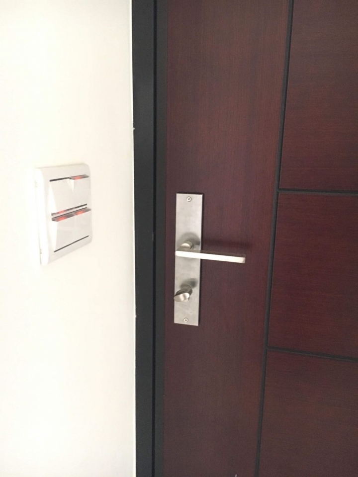玄關門無內鎖